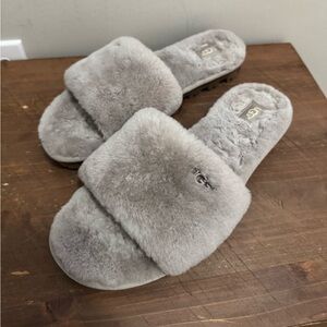 UGG Fluffy Gray Sandal Slippers Size 9